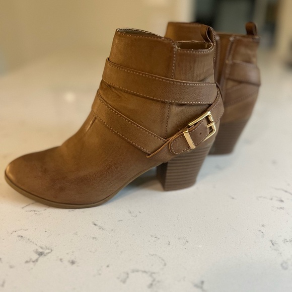 Express Shoes - Express brown tan booties with ankle zip and gold buckle detail. EUC